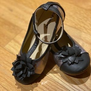 Old Navy Mary Janes Silver & Black Flower detail Size 11 T